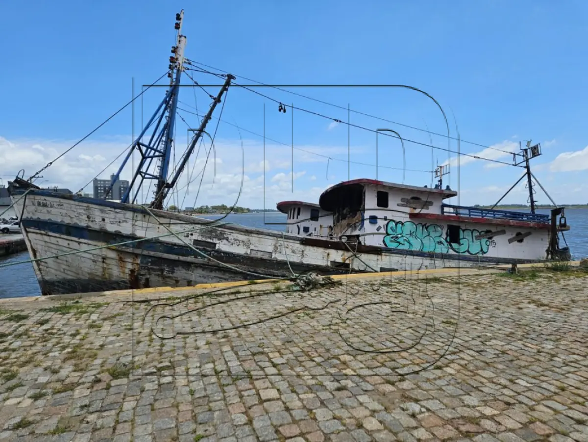 LOTE 001 - Embarcações