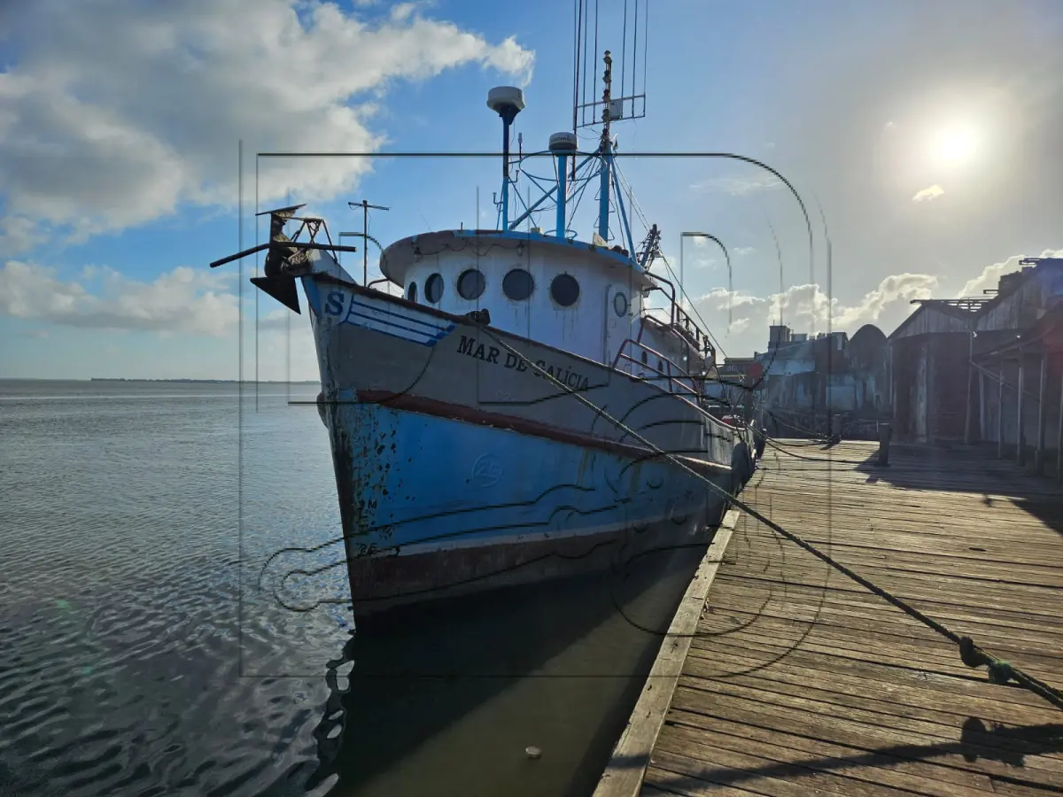 LOTE 002 - Embarcações
