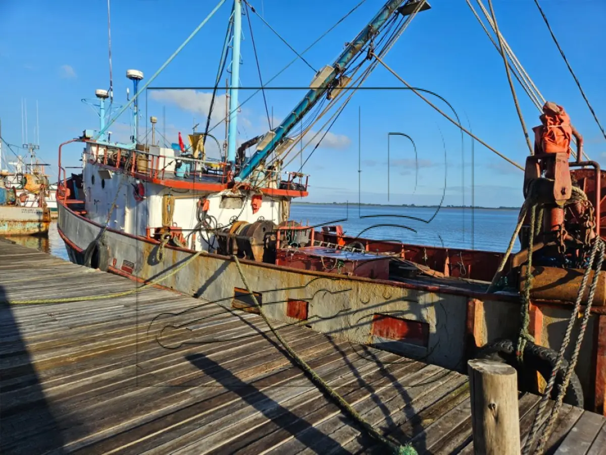 LOTE 002 - Embarcações