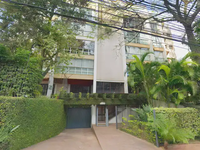 Venda Direta de Um Apto e Três Garagens em Porto Alegre