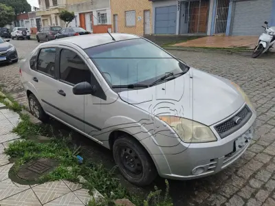 LOTE 002 - Ford/Fiesta Sedan Flex 1.0