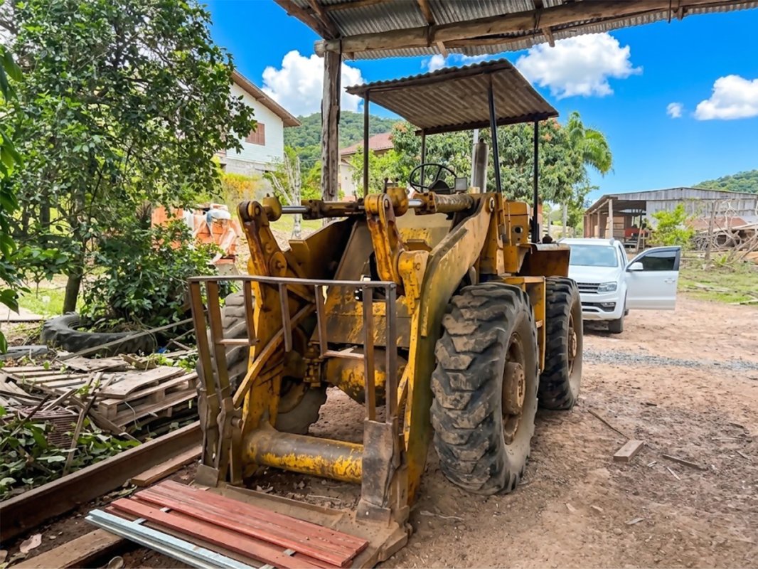Venda Direta de uma Pá Carregadeira